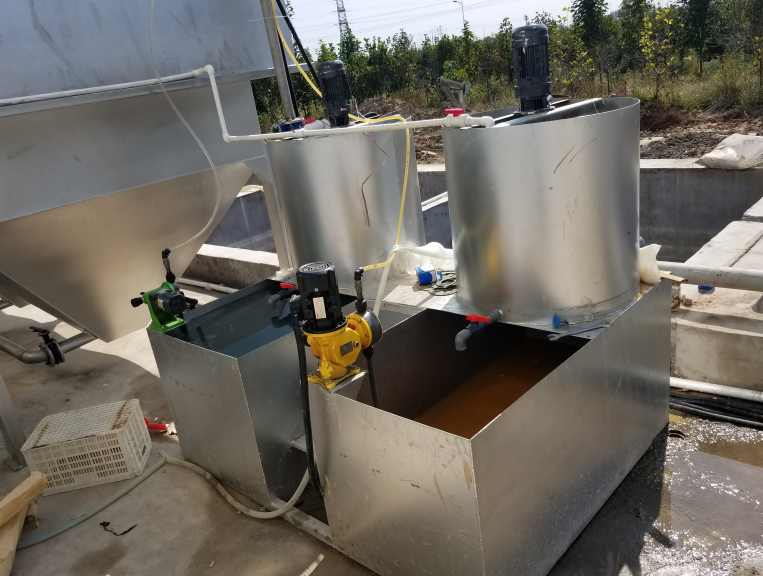 全自動(dòng)加藥裝置設(shè)備用途，全自動(dòng)智能加藥裝置價(jià)格，加藥裝置詳細(xì)介紹03